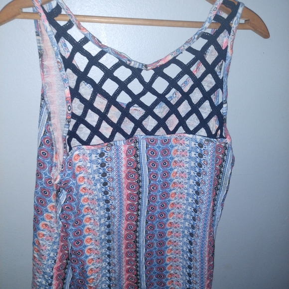 Patterned top - Picture 3 of 3